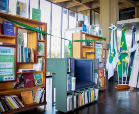 20240426_estante-aberta-ru_betomonteiro 1